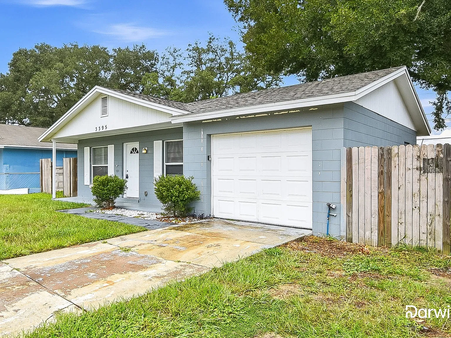 3 bed, 1.0 bath, 988 sqft, $1,815 — Photo 2