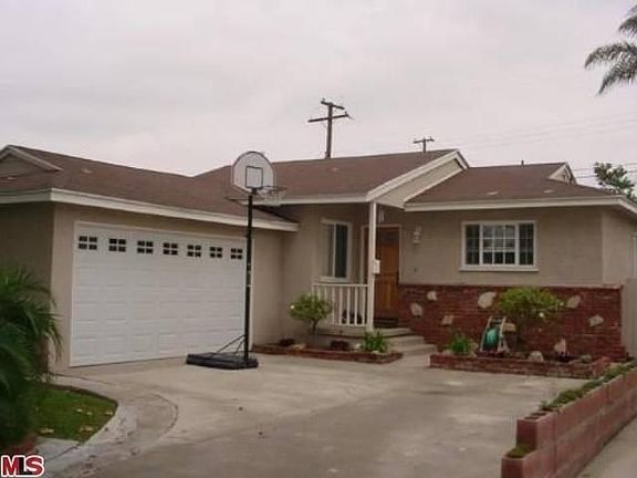 2nd image of 2305 W 170th St