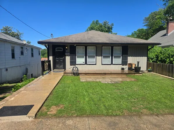 3302 Drummond St, Vicksburg, MS 39180