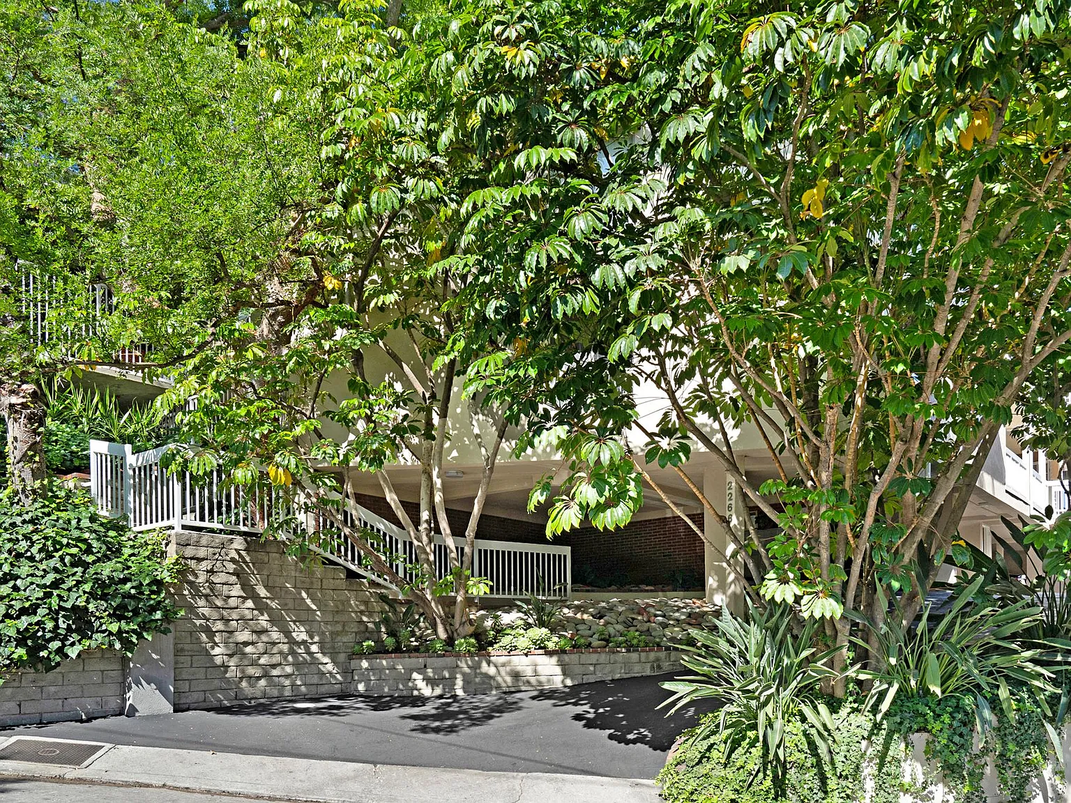 2 bed, 700 sqft, $2,495 — Photo 3
