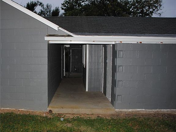 3rd image of 109 N Washington Blvd