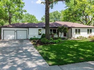 4000 W 99th St, Overland Park, KS 66207