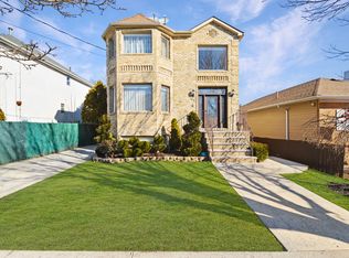 45 Robinson Ave, Staten Island, NY 10312