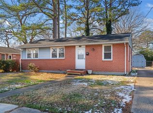1204 Drayton Rd, Chesapeake, VA 23324