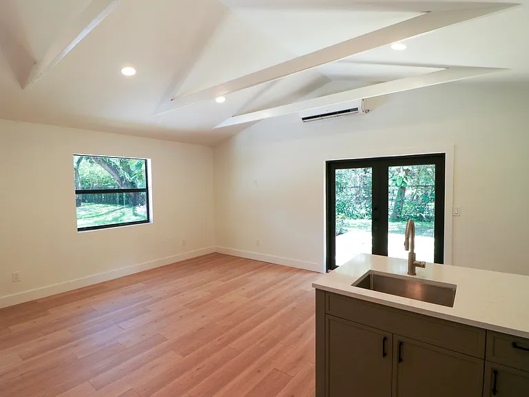 2101 Riverland Rd — Photo 6