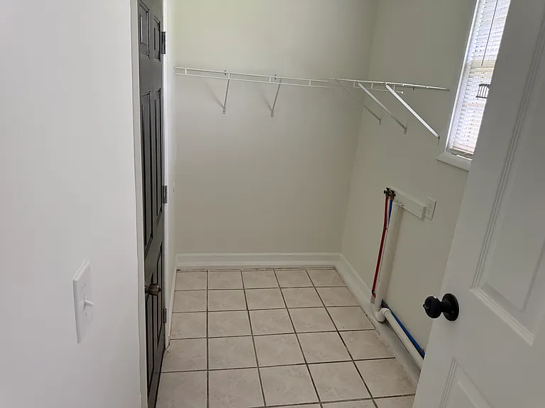 905 Avenue G SE — Photo 9