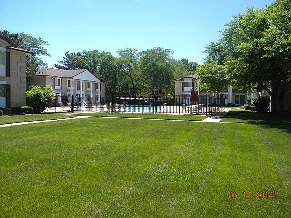 3rd image of 29304 Gloede Dr APT C-2