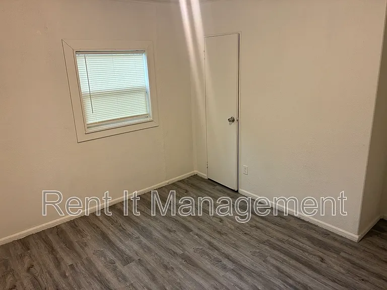 2305 John A Creighton Blvd — Photo 9