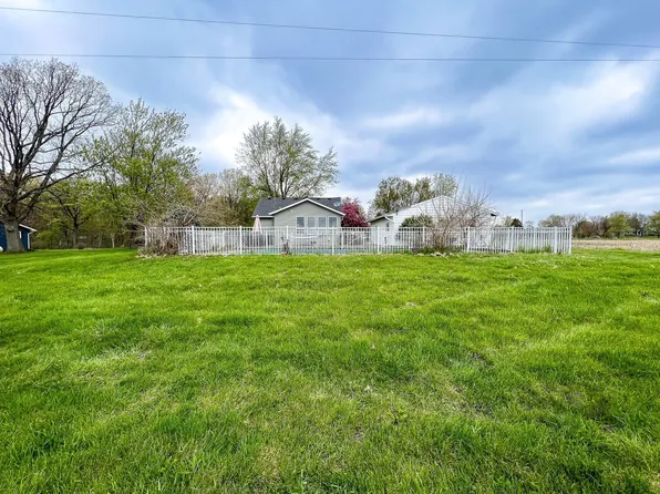 9252 E Brooks Rd, Lennon, MI 48449