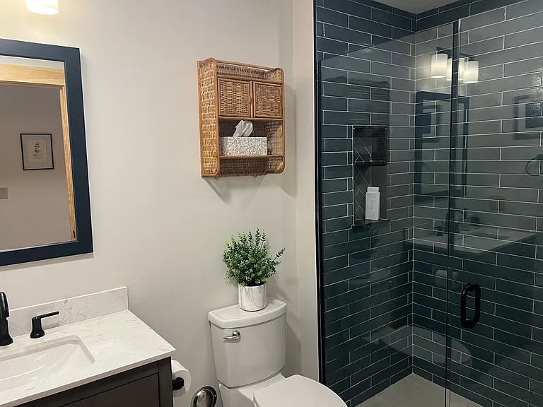 Bathroom 1.