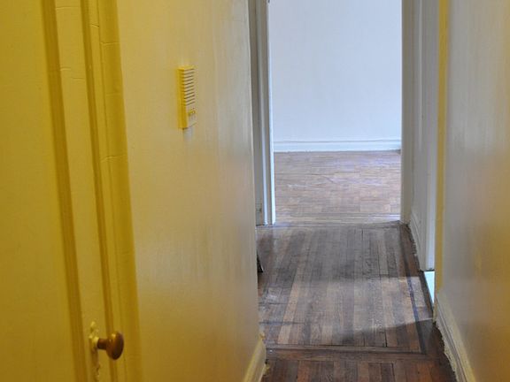 2nd image of 2110 Westbury Ct APT 6D