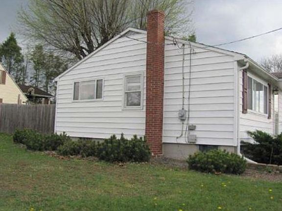 4th image of 111 Rainbow Dr