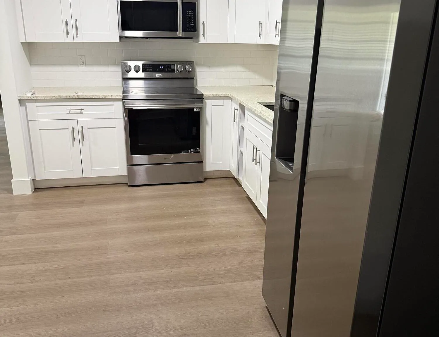 3 bed, 11.0 bath, 1260 sqft, $2,800 — Photo 4