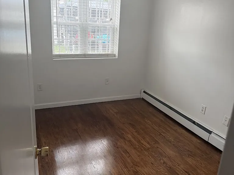 1827 Tomlinson Ave — Photo 6