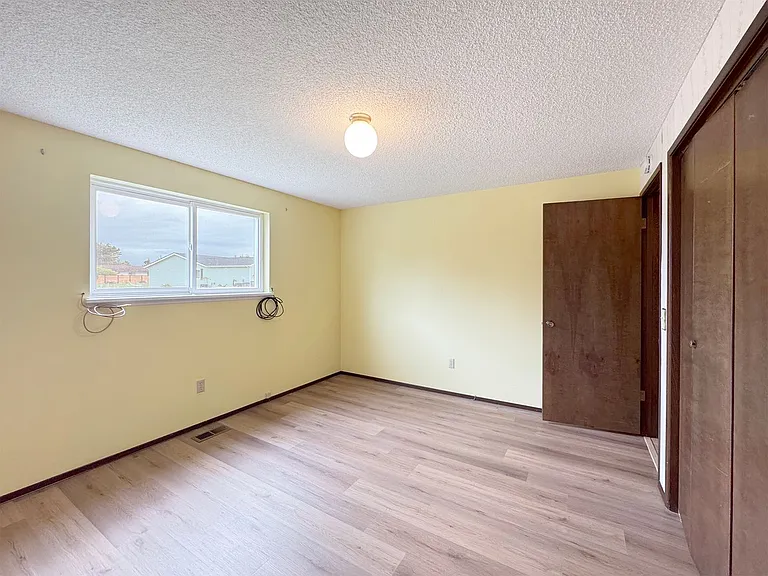 41 McLaughlin Rd — Photo 34
