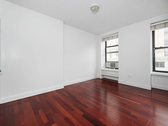 4th image of 252 W 14th St APT 4