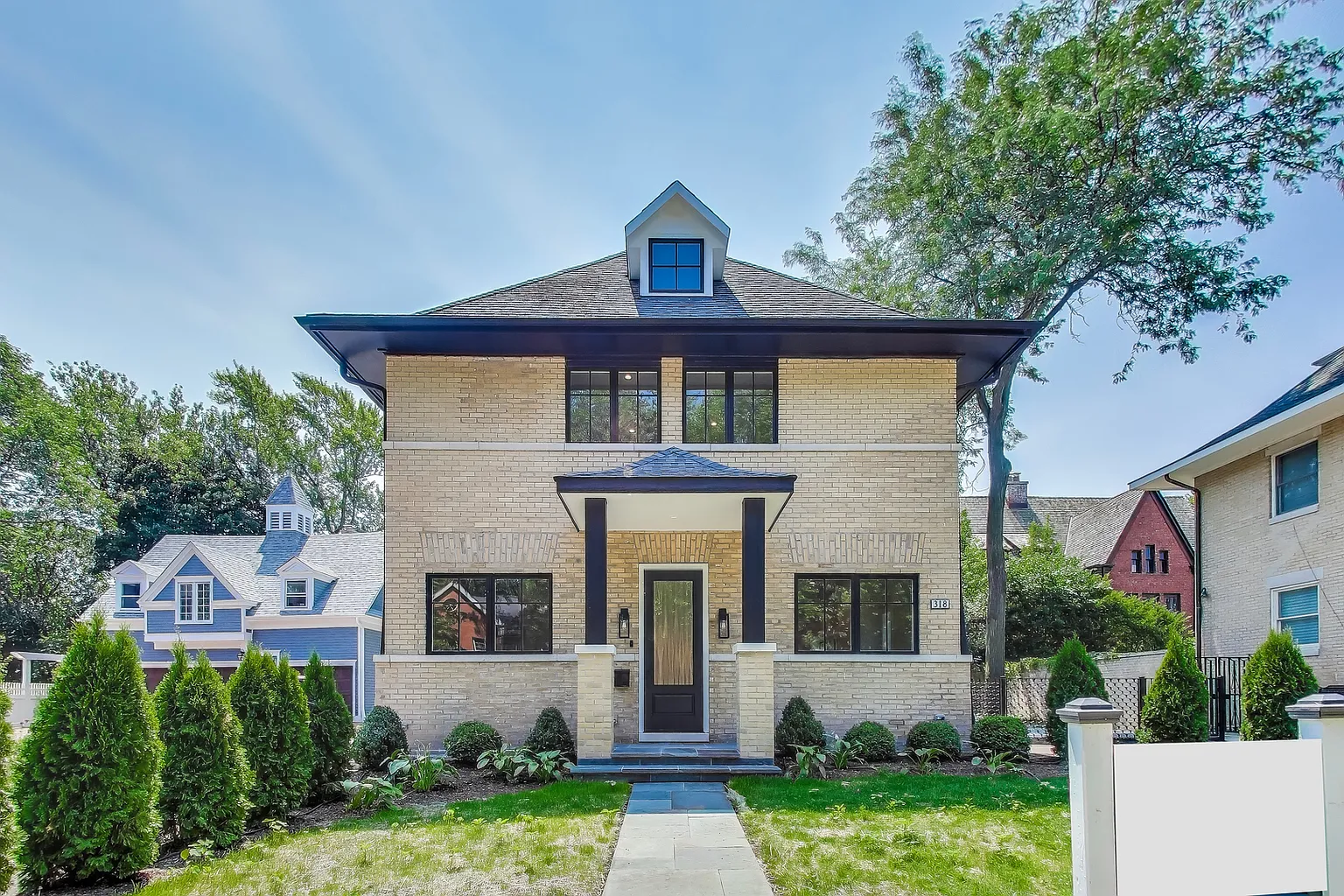 318 Greenleaf St photo 1