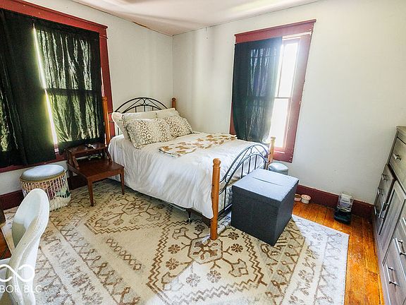 4th image of 456 W Hillside Ave