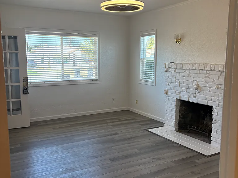 722 E Cook St — Photo 2