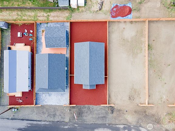 3rd image of 604 N 2nd