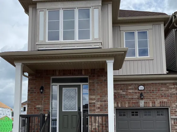 9266 Griffon St, Niagara Falls, ON L2G 3R6