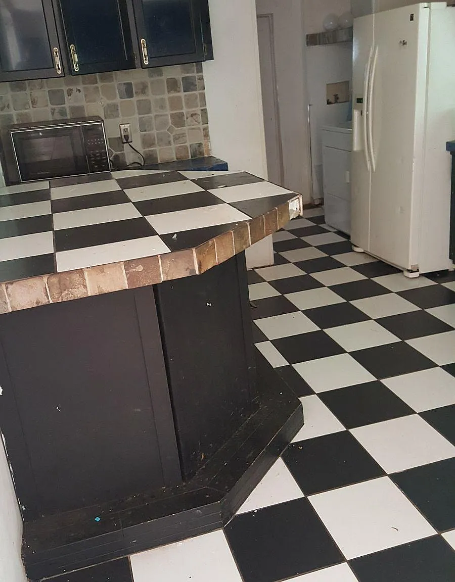 3 bed, 1200 sqft, $1,600 — Photo 2