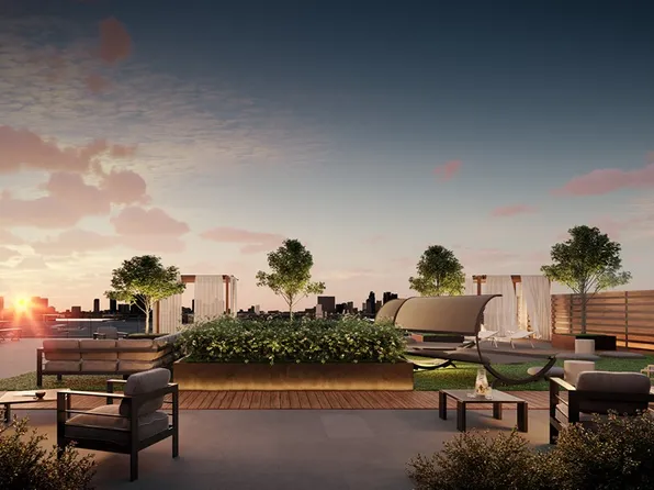 72-01 Queens Boulevard image 11 of 26