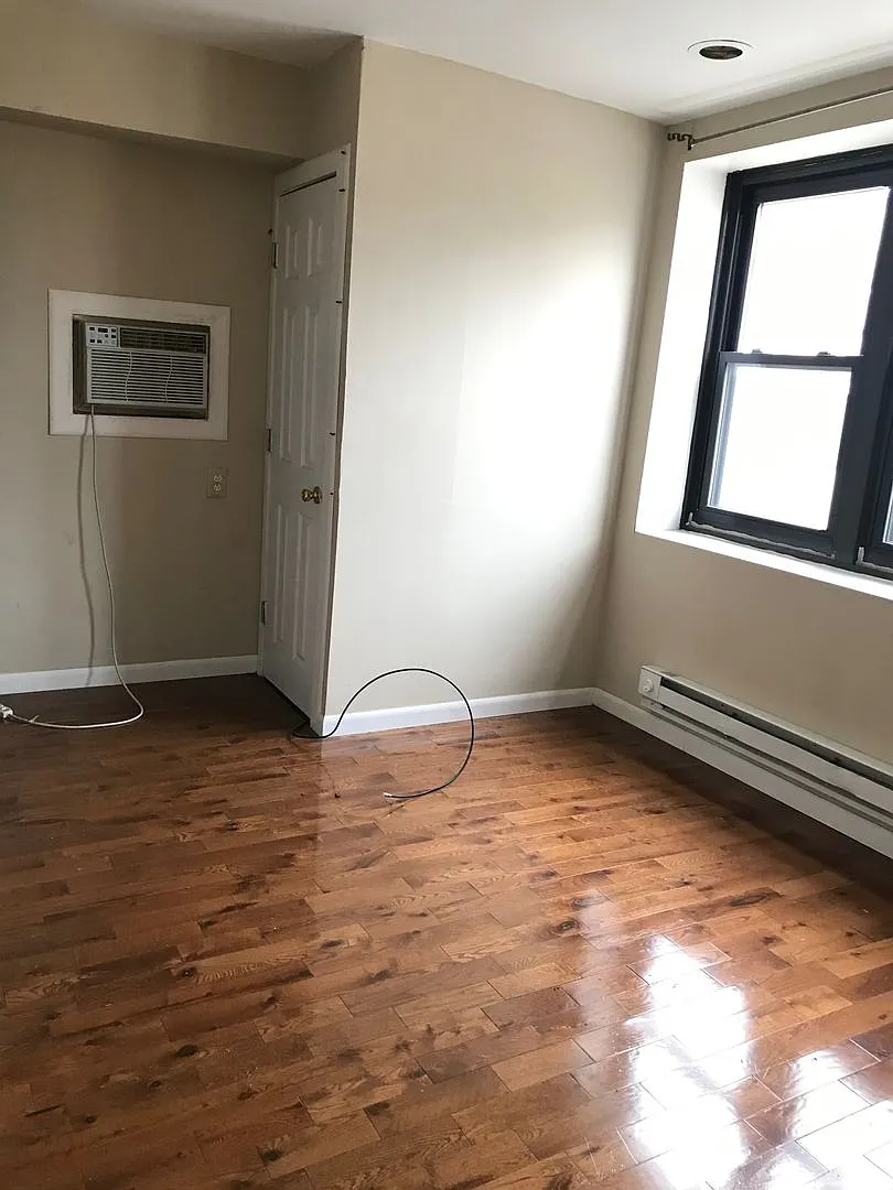 4800-02 Woodland Ave. — Photo 2