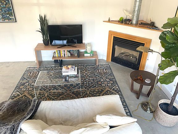 3rd image of 2255 Bush St APT 1