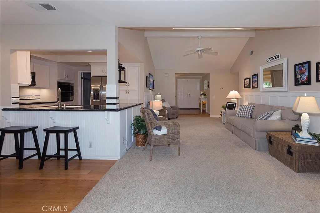 4 bed, 2040 sqft, $6,995 — Photo 4