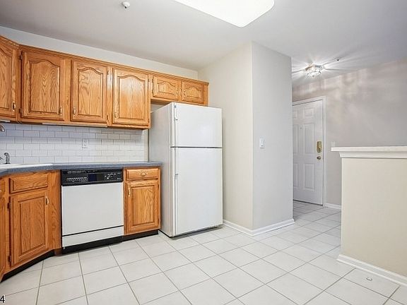 5th image of 157 Potomac Dr