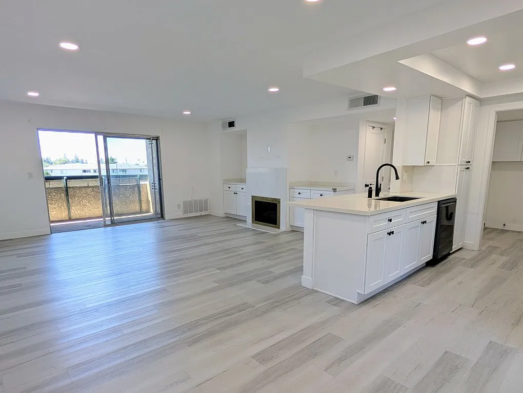 2 bed, 1254 sqft, $2,850 — Photo 2