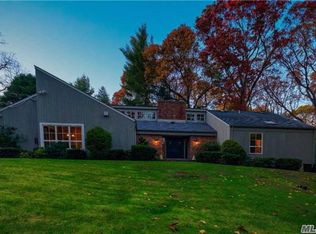 45 Piping Rock Rd, Locust Valley, NY 11560