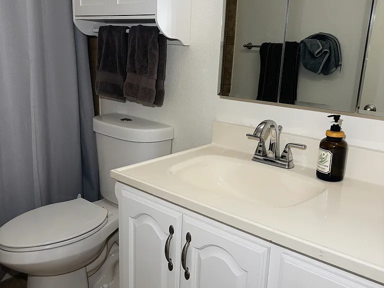 9543 Cottonwood Ave #C — Photo 8