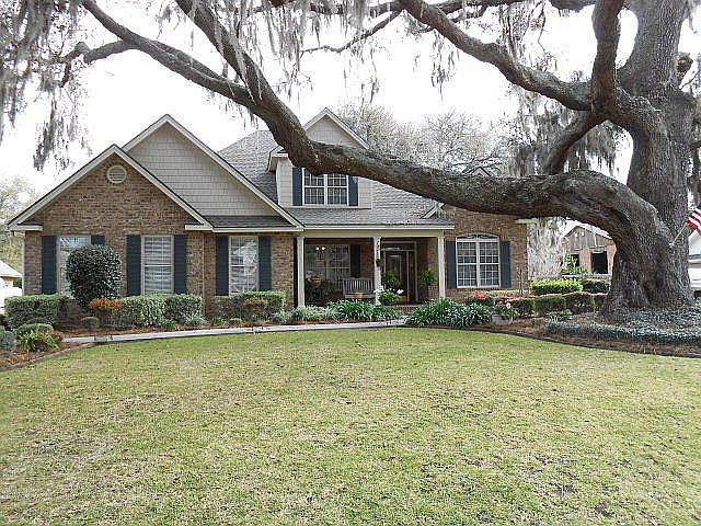 1st image of 106 Stately Oaks Cir