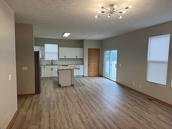 5th image of 5009 S 194th Ave