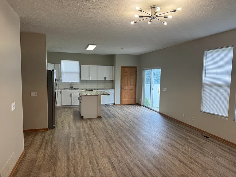 5009 S 194th Ave — Photo 5