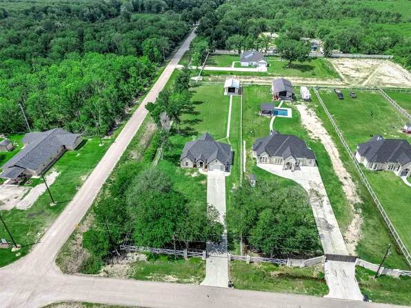 8032 Short Rd, Needville, TX 77461