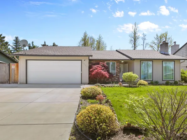 2738 Stonebrook Dr, Medford, OR 97504