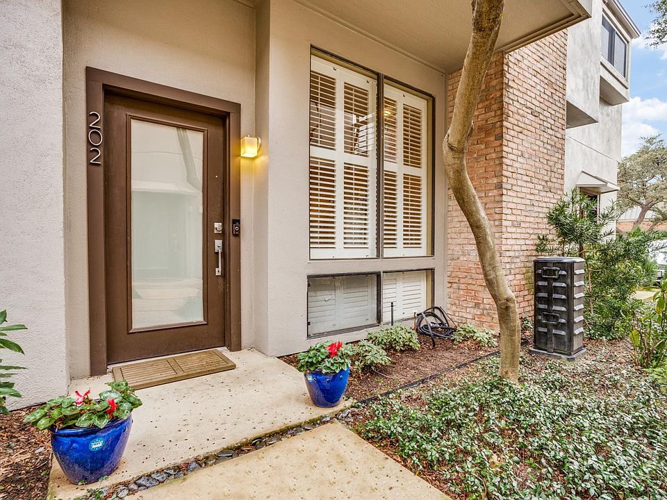 1st image of 3944 Buena Vista St Unit 202