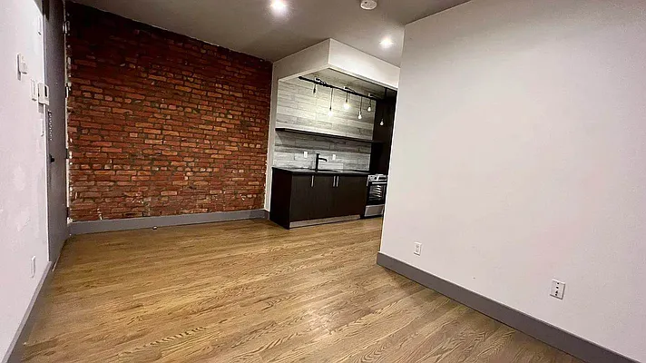 Rented by Prime America Real Estate Inc | media 25