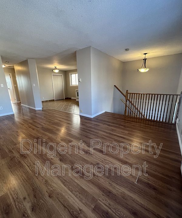 1st image of 751 Mountain Ash Rd