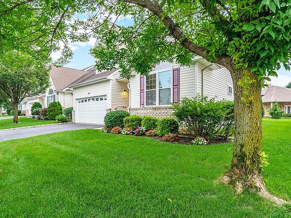 3rd image of 8 William Ln #8