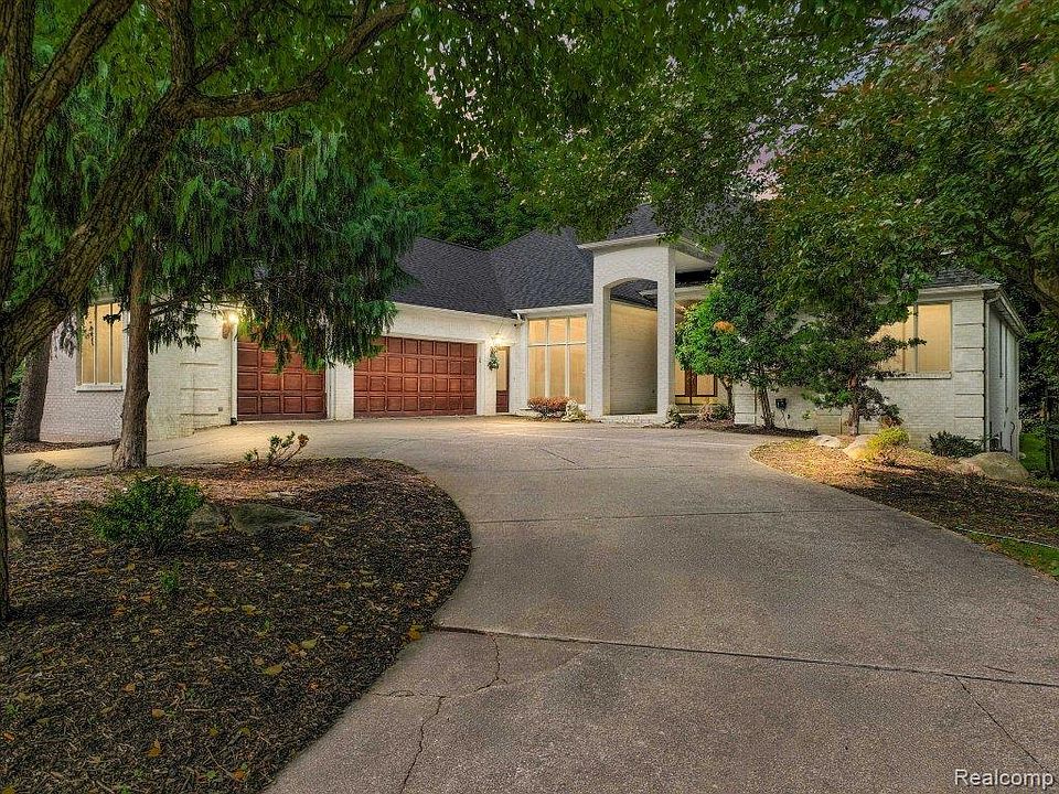 1st image of 43564 Scenic Ln