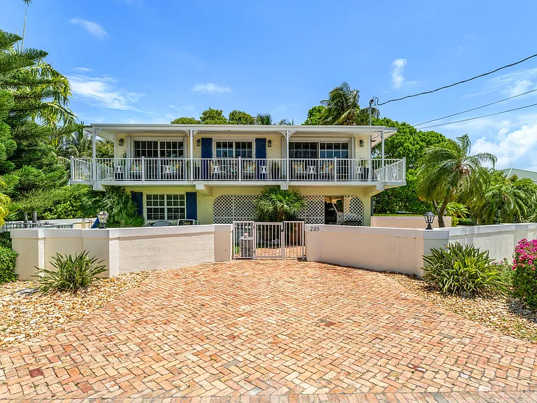 235 W Seaview Cir — Photo 47
