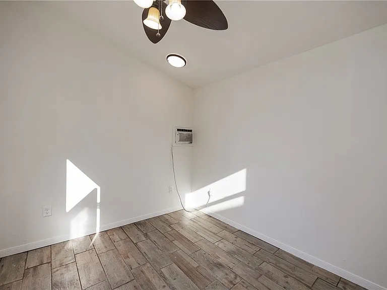 4025 Puget Sound Dr — Photo 37