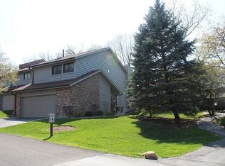 27 Commons Dr, Palos Park, IL
