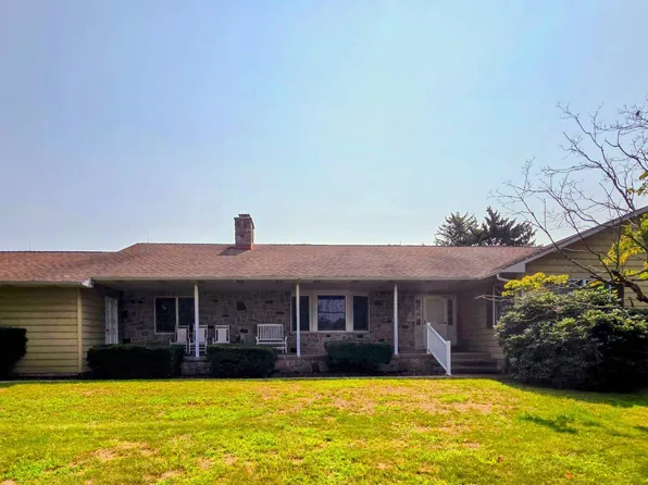 135 Hancock Ln, Westampton, NJ 08060