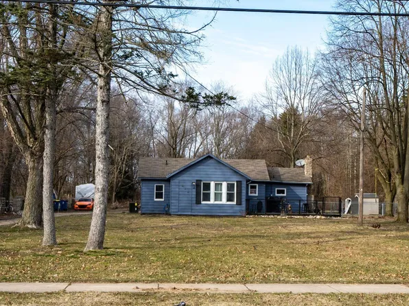 626 W Catalpa Dr, Mishawaka, IN 46545