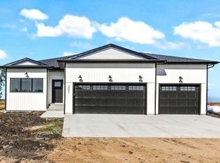 105 Neuman Blvd, Colfax, ND 58018